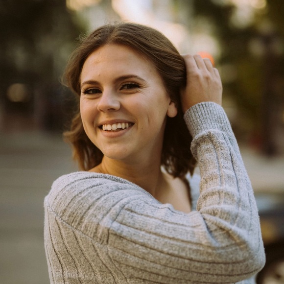 Meet your Posher, Anna - Picture 3 of 4